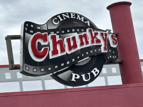 CHUNKY'S CINEMA PUB * PELHAM, NH * ONLINE ONLY